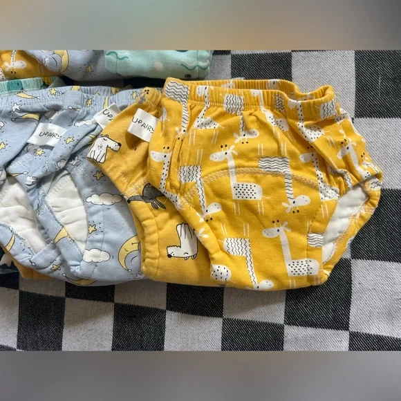 UpAiry Kids Printed Training Pants - Picture 4 of 7